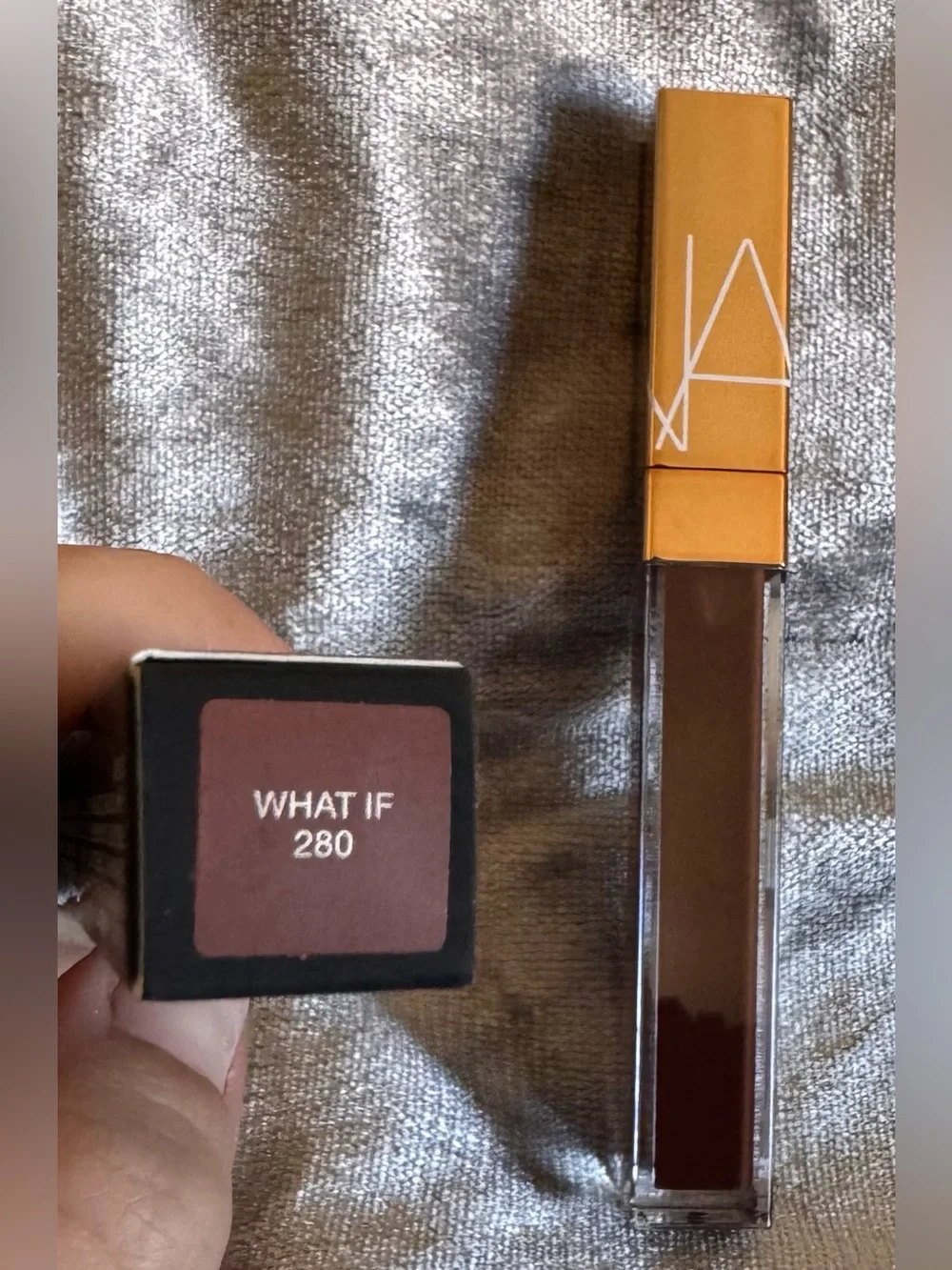 NARS 🩶there are